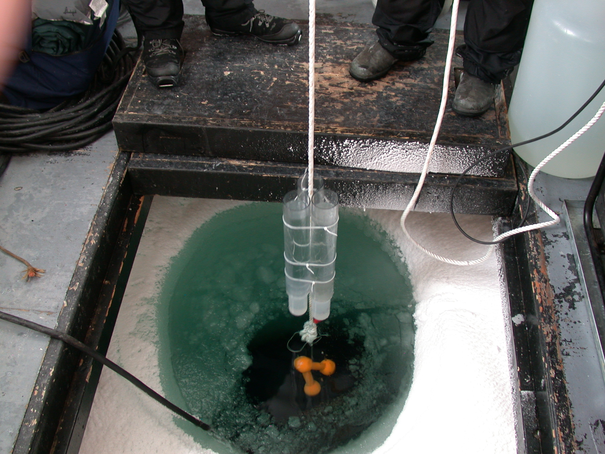 Deploying the sediment trap (Photo DM)
